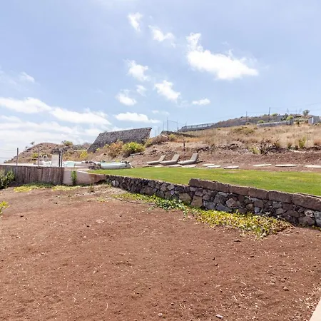 Flatguest Charming House + Pool + Terrace + Views * Santa María de Guía de Gran Canaria