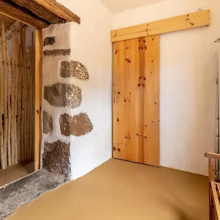 Flatguest Charming House + Pool + Terrace + Views