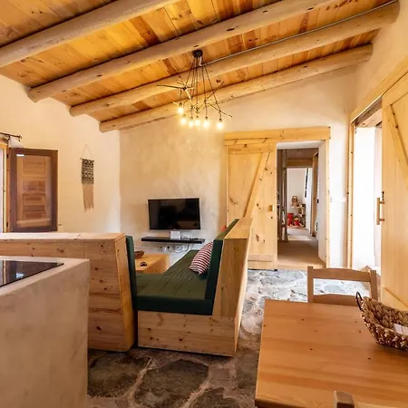 Flatguest Charming House + Pool + Terrace + Views
