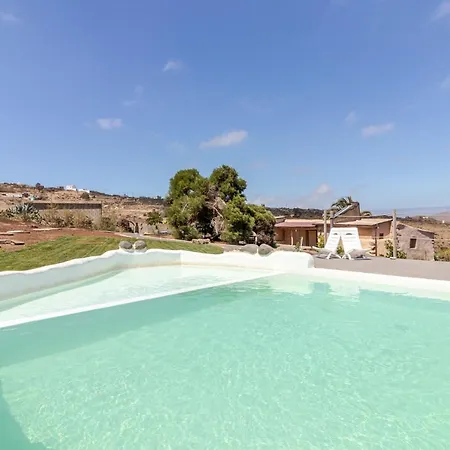 Сasa de vacaciones Flatguest Charming House + Pool + Terrace + Views Santa María de Guía de Gran Canaria