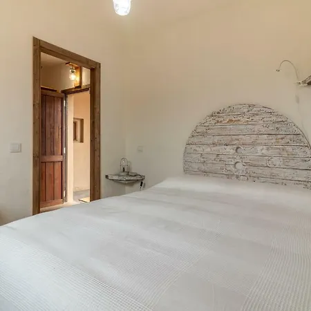 Сasa de vacaciones Flatguest Charming House + Pool + Terrace + Views